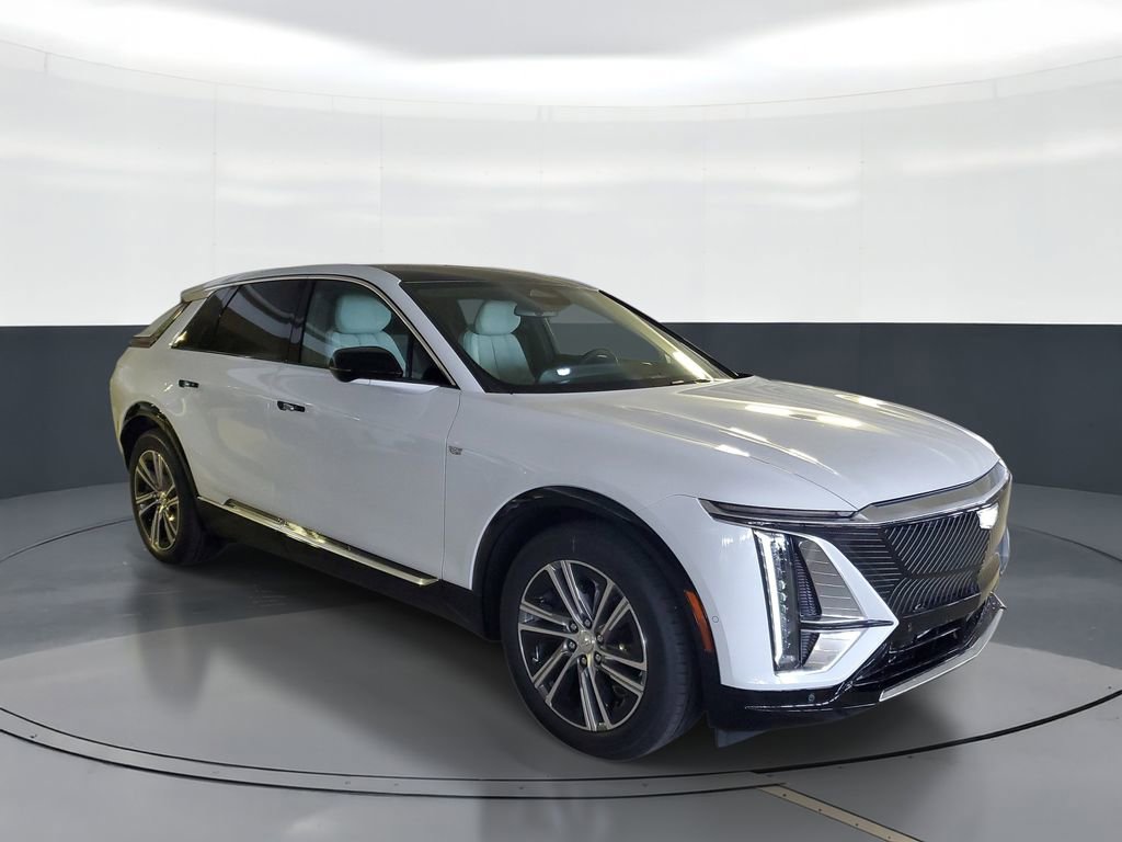 New 2026 Cadillac Lyriq Luxury RWD image 2