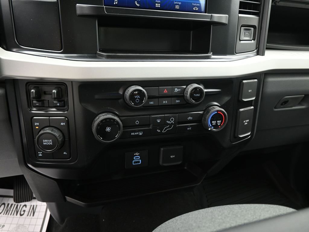 New 2026 Ford F350 XLT w/ FX4 Off-Road Package image 15