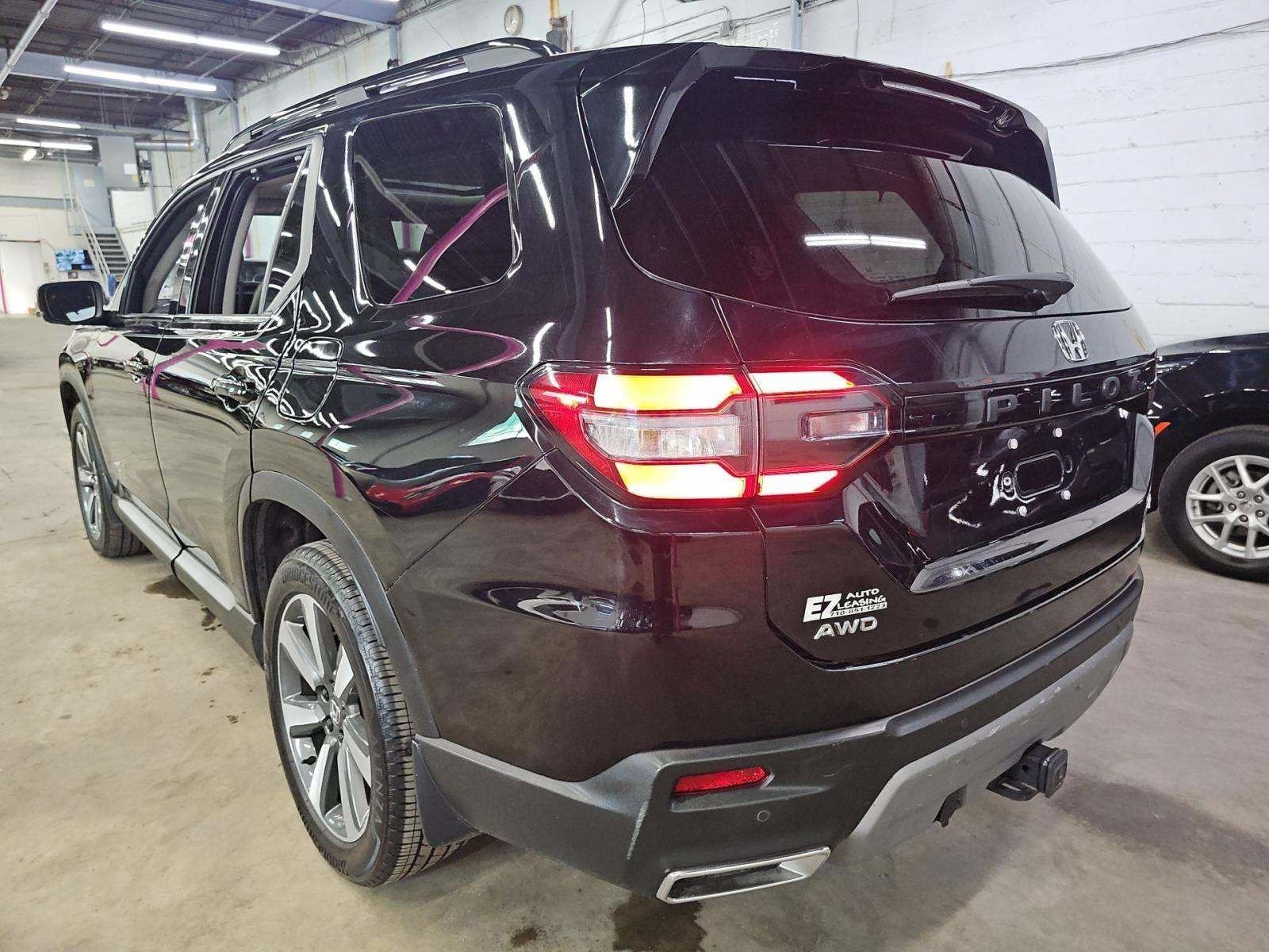 Used 2023 Honda Pilot Elite image 2
