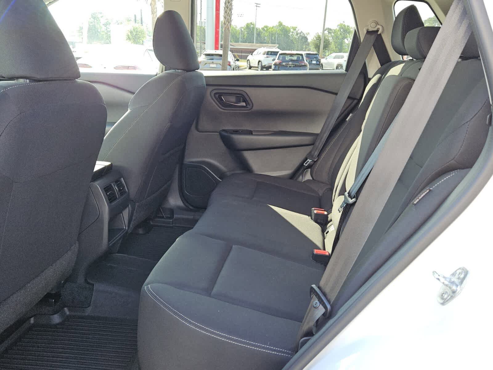 Used 2025 Nissan Rogue S FWD image 4