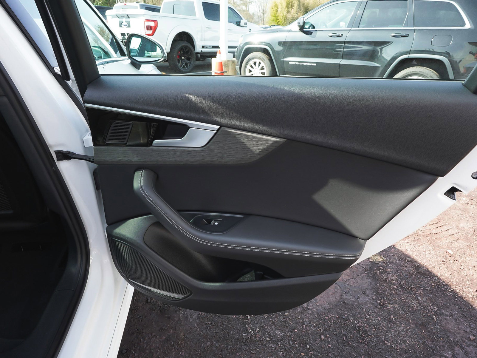 Used 2024 Audi A4 2.0T Premium Plus image 12