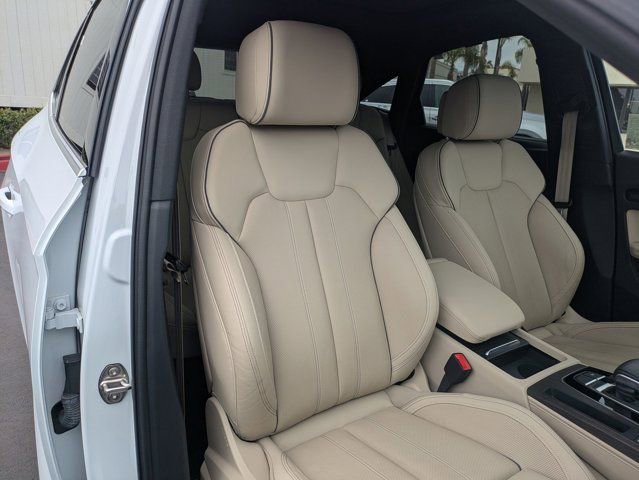 Used 2021 Audi Q5 Prestige w/ Prestige Package AWD/4WD image 34