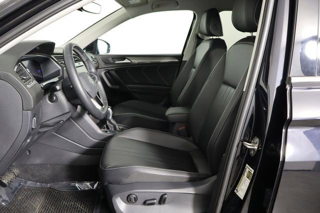 Used 2023 Volkswagen Tiguan SE FWD image 17