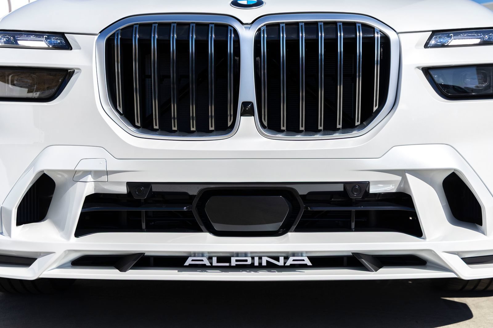 New 2026 BMW ALPINA XB7 AWD/4WD image 10