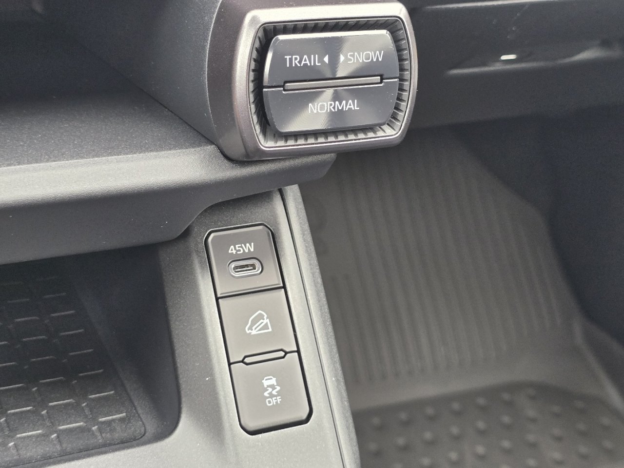New 2026 Toyota RAV4 XSE AWD/4WD image 8