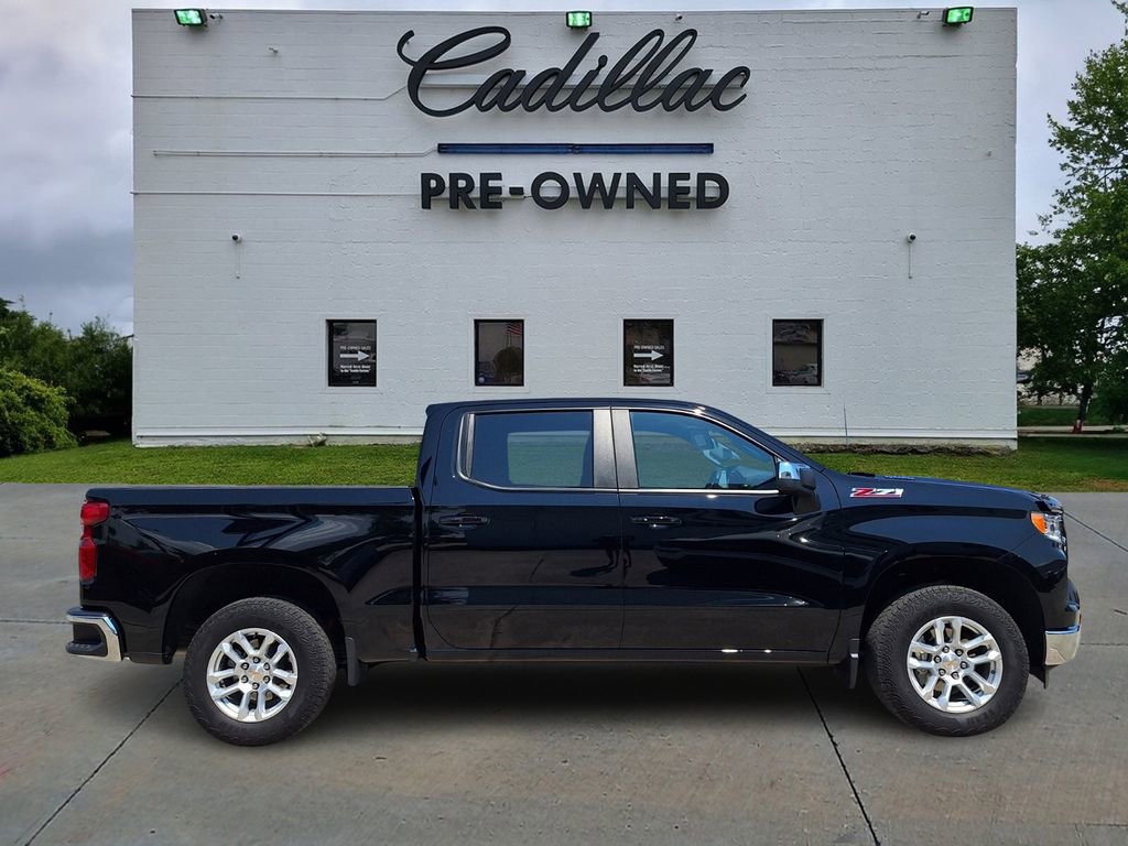 Used 2025 Chevrolet Silverado 1500 LT image 2