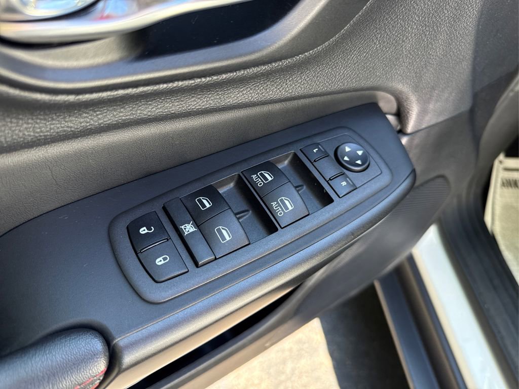 Used 2022 Jeep Cherokee Trailhawk image 33