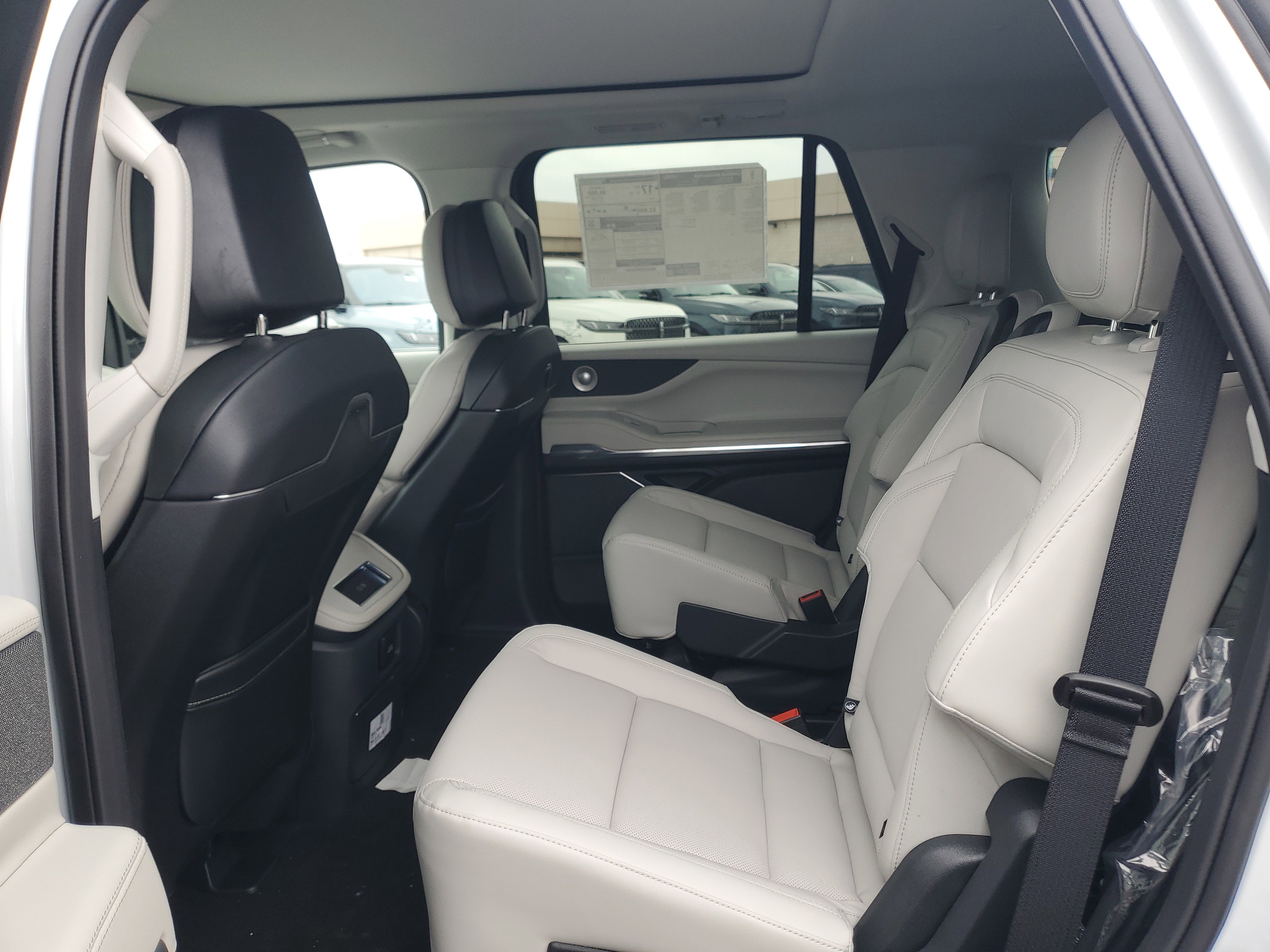 New 2026 Lincoln Navigator Reserve image 27