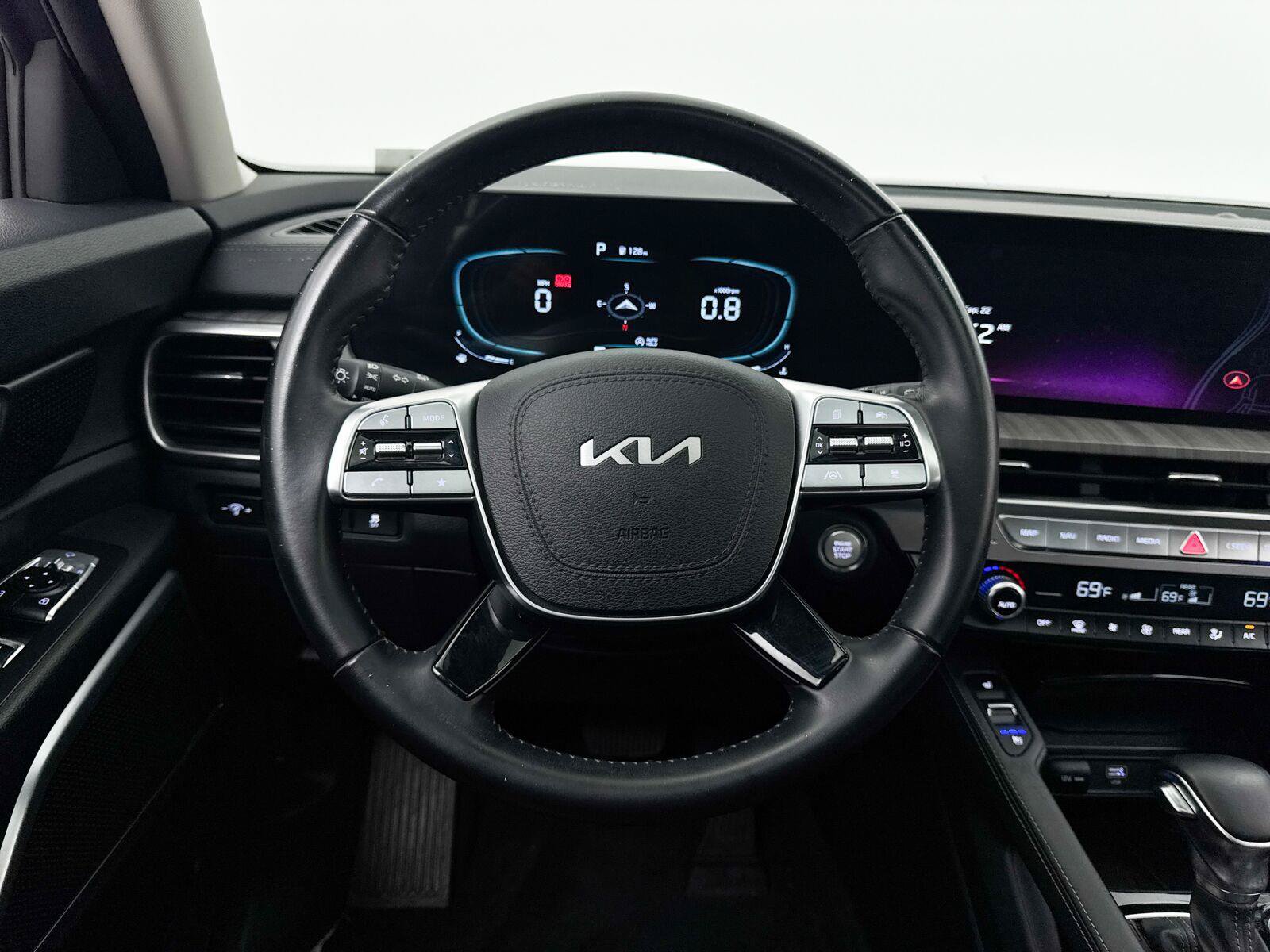 Used 2023 Kia Telluride EX w/ EX Captain's Chair Package FWD image 36