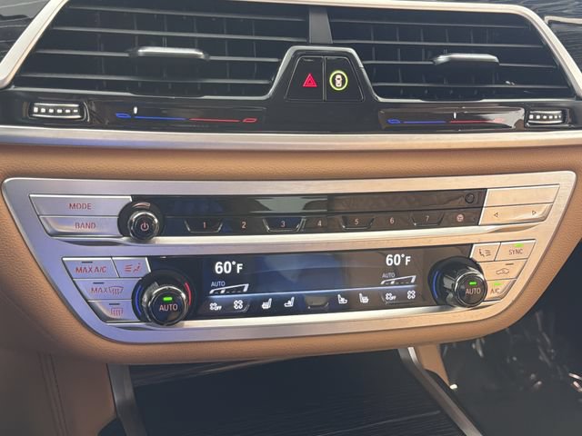 Used 2022 BMW 750i xDrive w/ Executive Package AWD/4WD image 8
