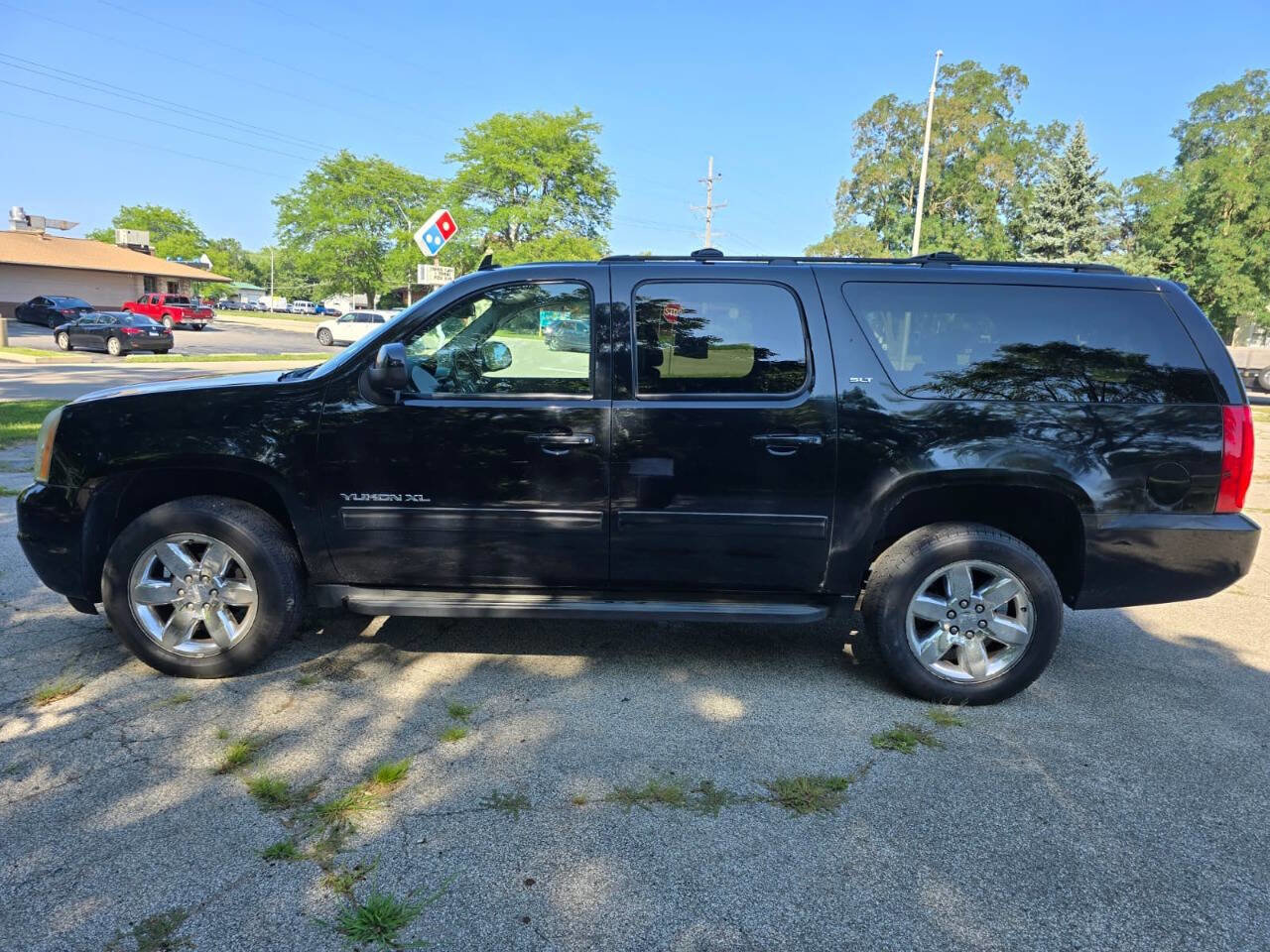 Used 2011 GMC Yukon XL SLT image 5