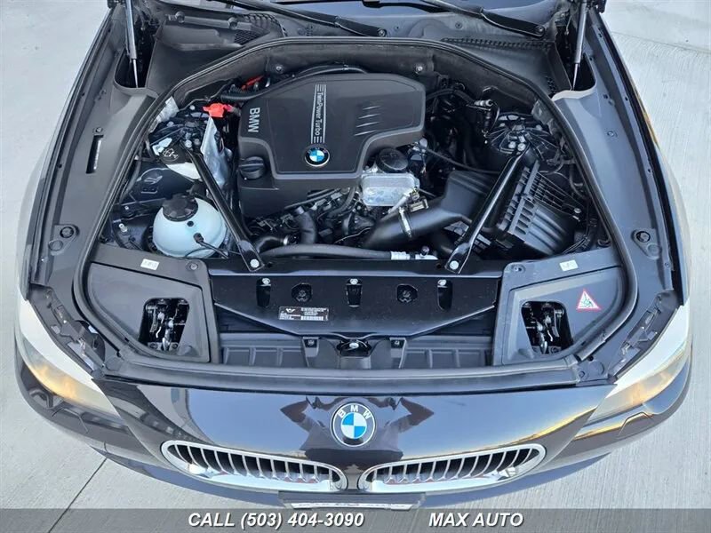 Used 2013 BMW 528i xDrive Sedan AWD/4WD image 32