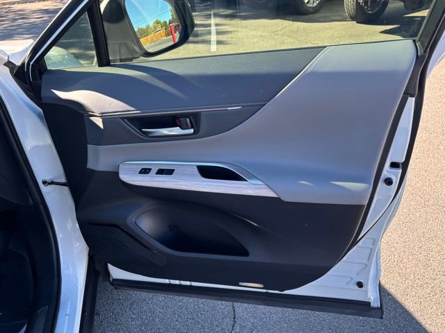 Used 2021 Toyota Venza Limited image 23