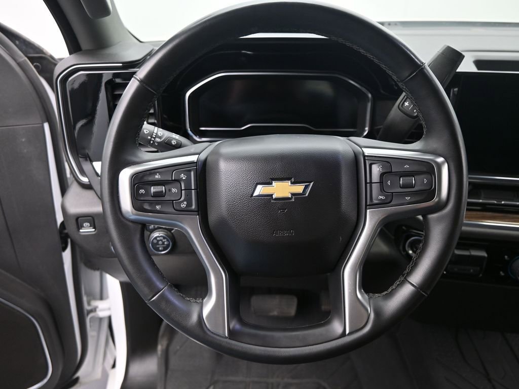 Used 2024 Chevrolet Silverado 2500 LT w/ Convenience Package image 17