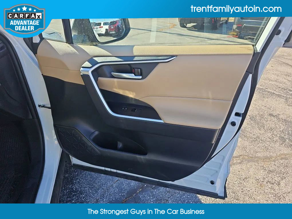 Used 2021 Toyota RAV4 XLE Premium image 42