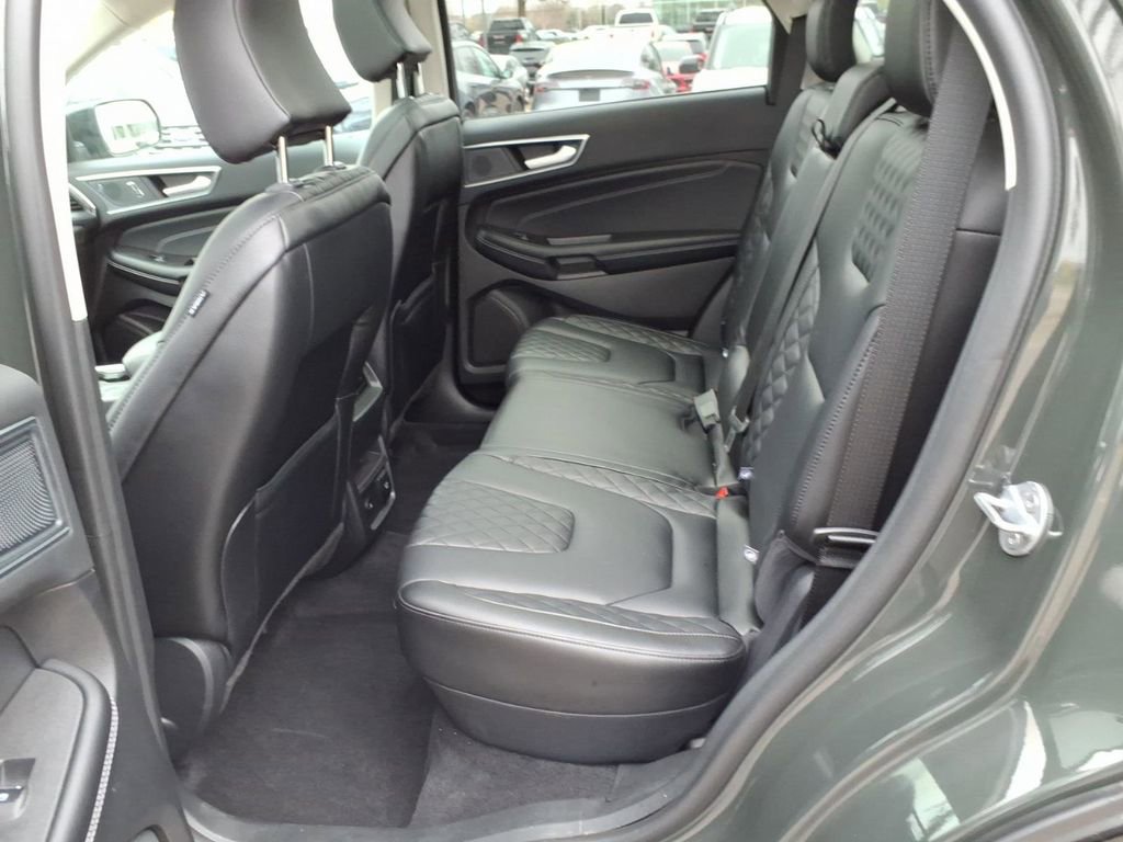Used 2024 Ford Edge Titanium image 11