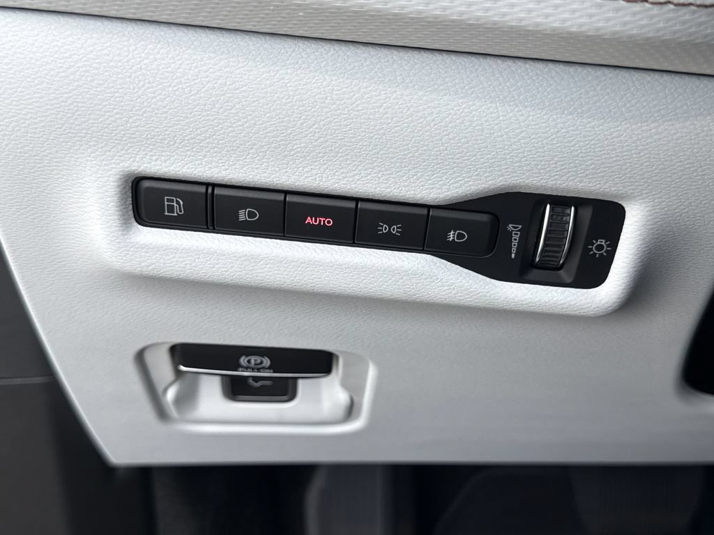 Used 2026 Jeep Cherokee Limited AWD/4WD image 18