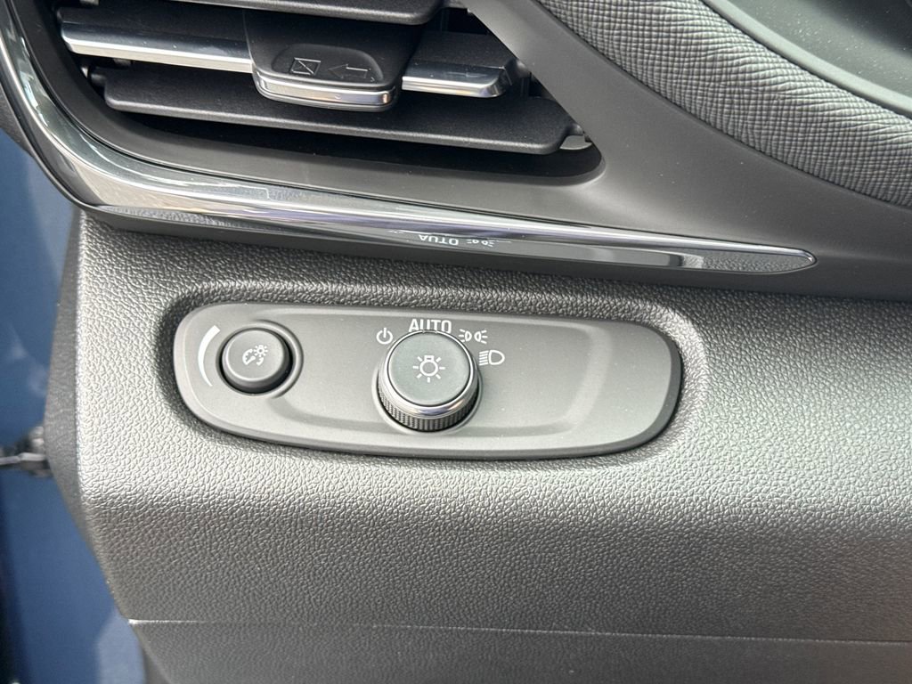 New 2026 Buick Envista Preferred FWD image 17