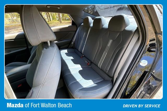 Used 2021 Hyundai Elantra SEL w/ Convenience Package image 19