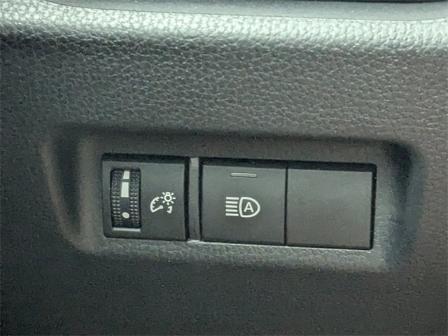 Used 2025 Toyota RAV4 XLE image 25