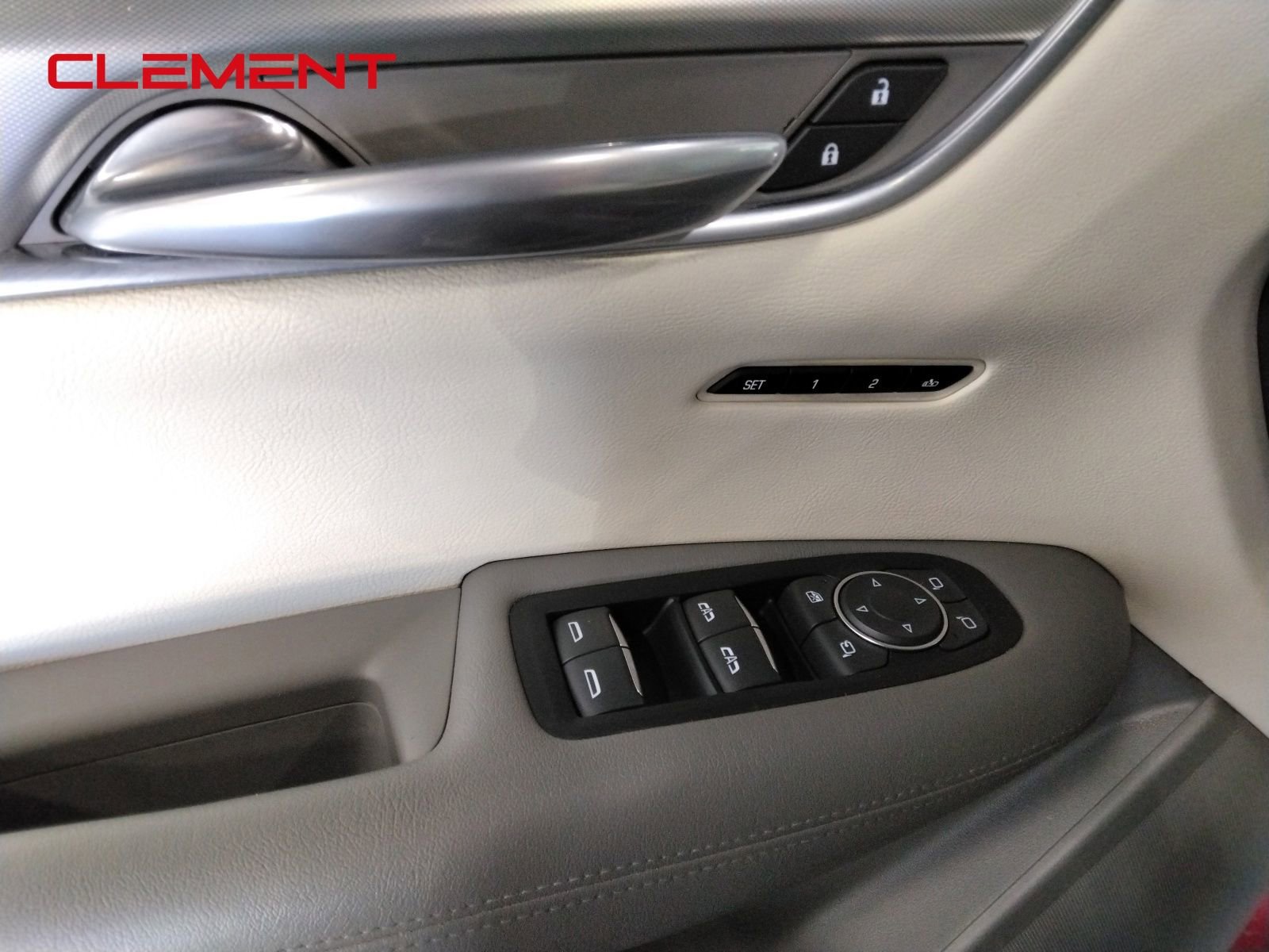 Used 2018 Cadillac XT5 Luxury w/ Driver Awareness Package image 29