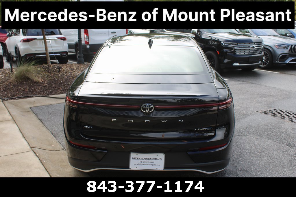 Used 2023 Toyota Crown Limited image 6