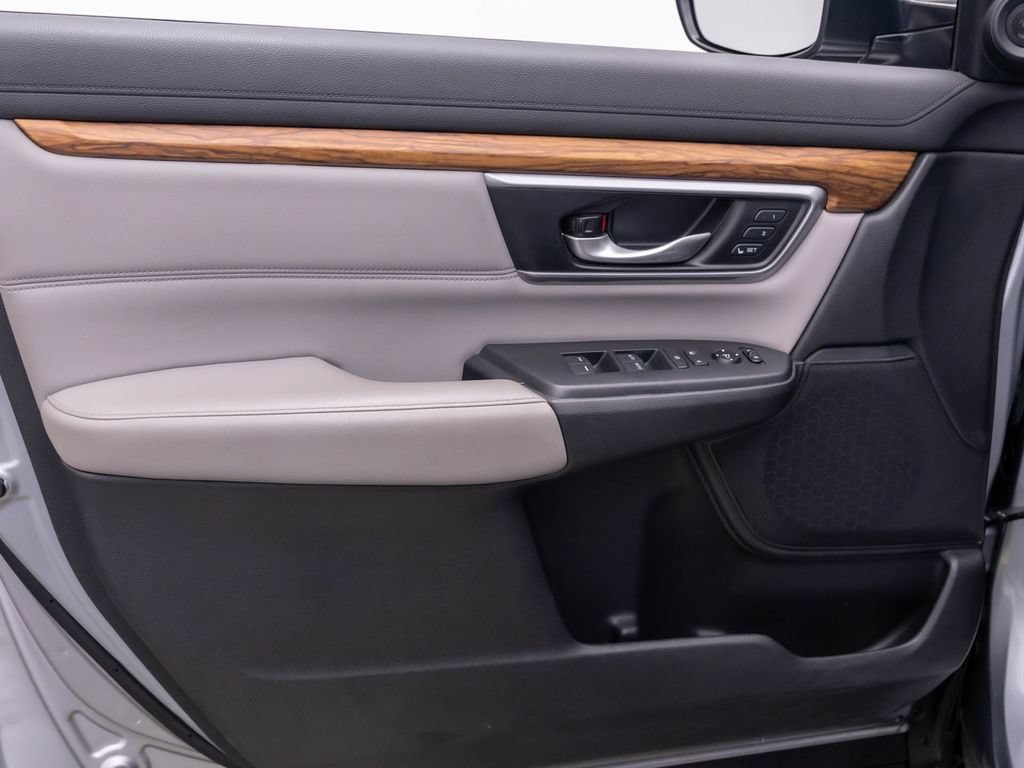 Used 2017 Honda CR-V Touring image 12
