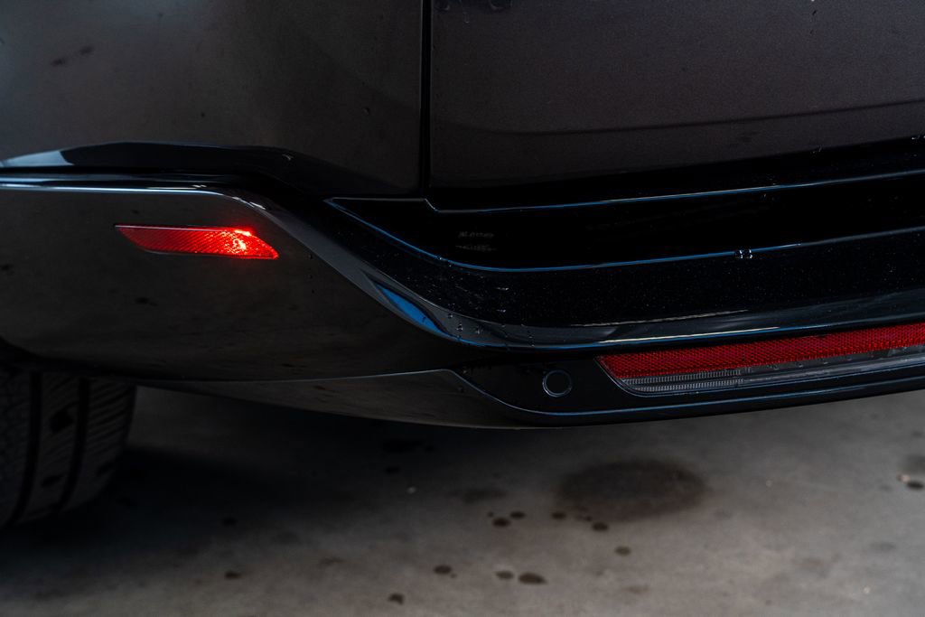 Used 2023 Land Rover Range Rover Long Wheelbase SE image 24