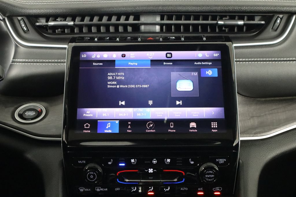 Used 2022 Jeep Grand Cherokee L Limited w/ Luxury Tech Group II AWD/4WD image 32