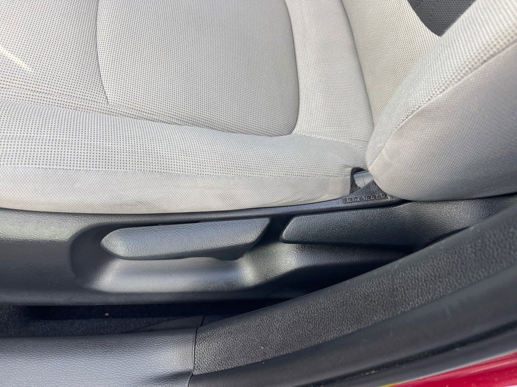 Used 2022 Toyota Corolla LE image 9