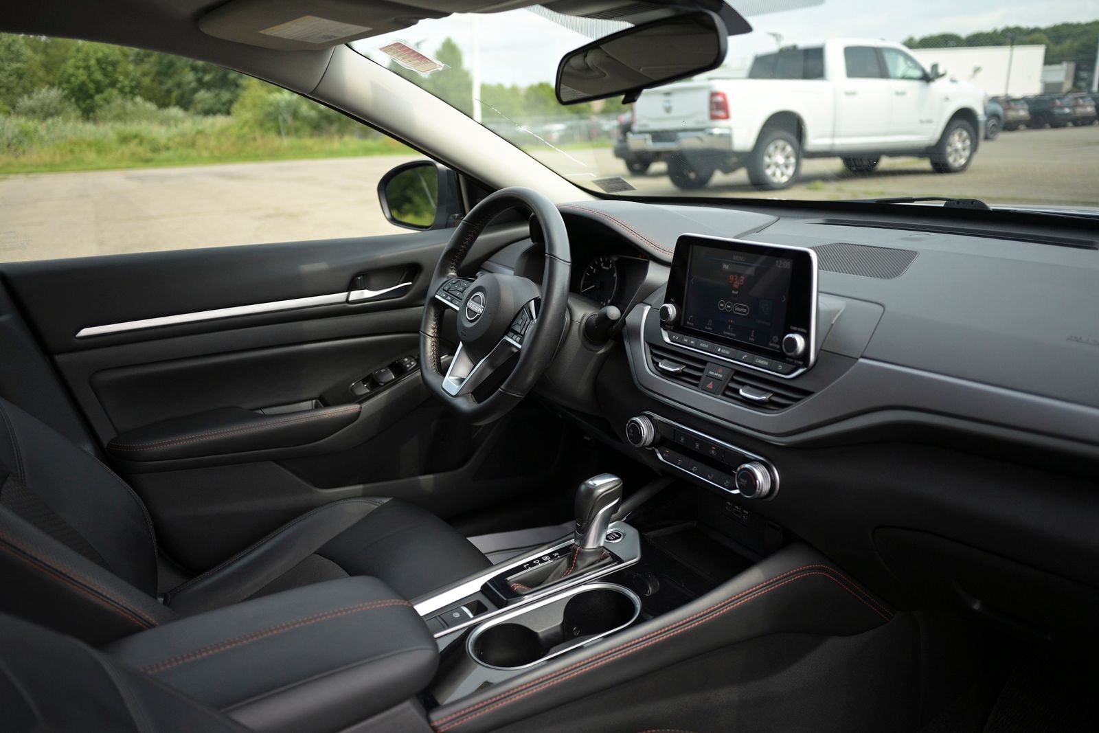 Used 2024 Nissan Altima 2.5 SR AWD/4WD image 49
