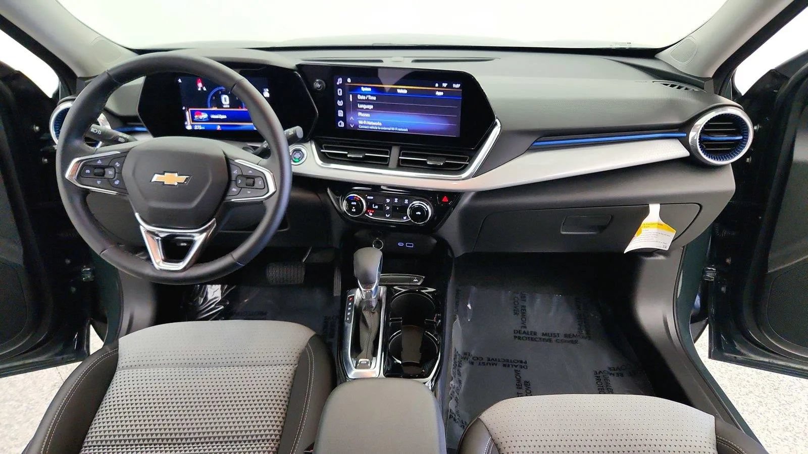 Used 2025 Chevrolet Trax LT w/ Driver Confidence Package FWD image 26