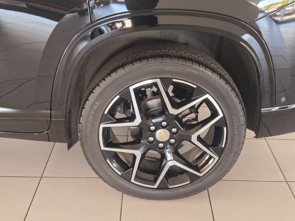 Certified 2025 Chevrolet Traverse High Country w/ LPO, Floor Liner Package AWD/4WD image 17