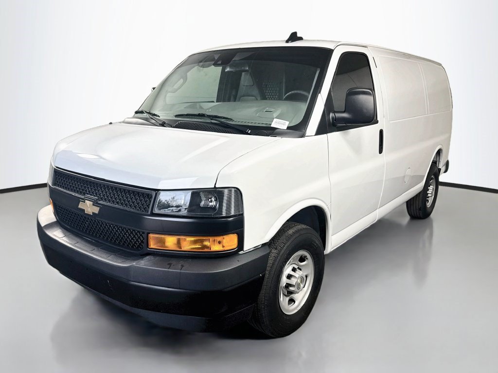 Used 2025 Chevrolet Express 2500 RWD image 4