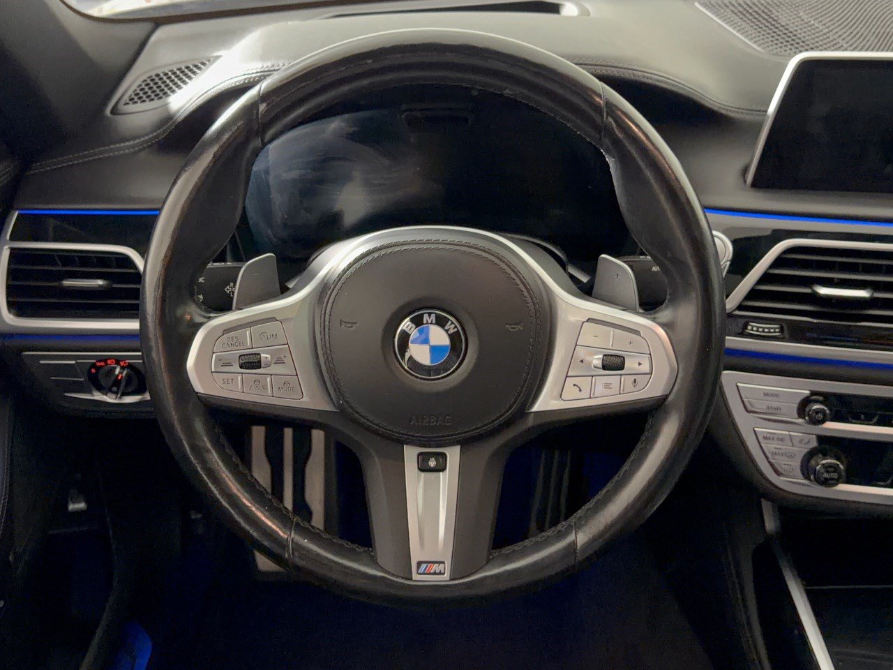 Used 2022 BMW 750i xDrive w/ Executive Package AWD/4WD image 10