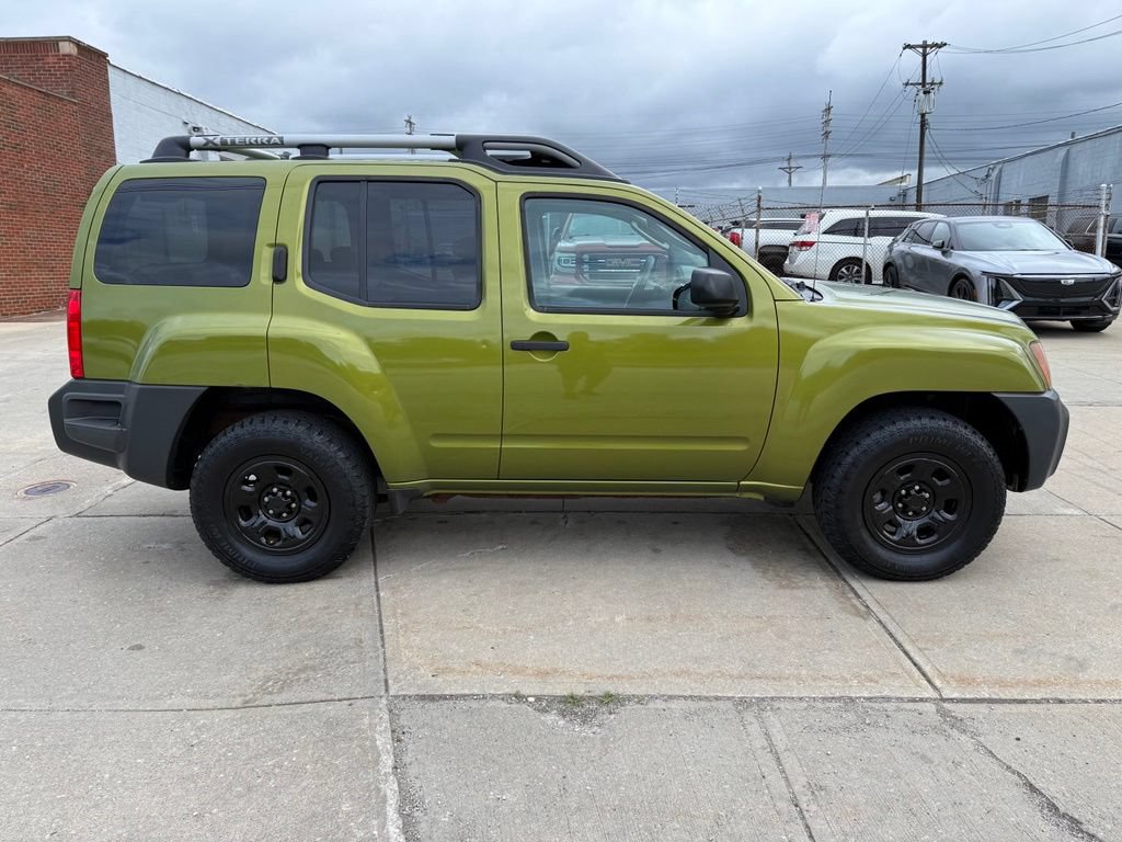 Used 2011 Nissan Xterra X AWD/4WD image 5