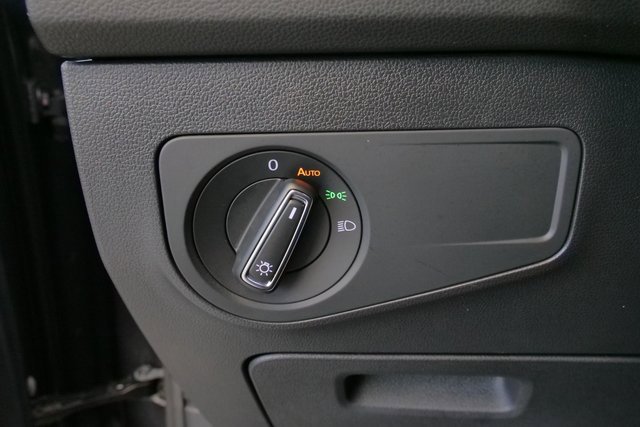 Used 2022 Volkswagen Tiguan SE image 28