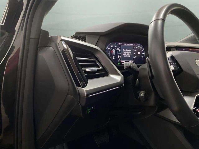Used 2024 Audi Q4 e-tron Premium w/ Convenience Package image 17