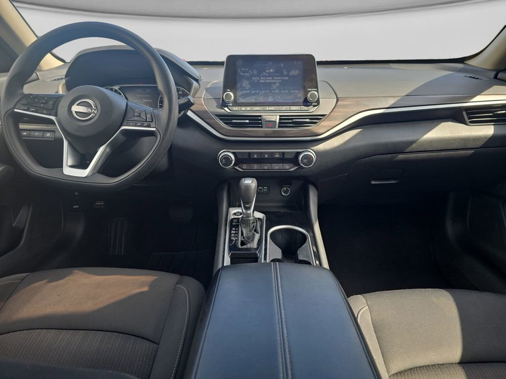 Used 2024 Nissan Altima 2.5 SV image 12