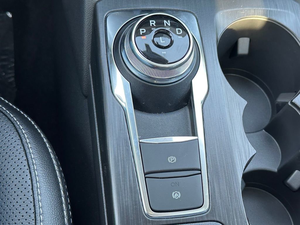 New 2024 Ford Escape SE w/ PHEV Premium Package FWD image 30