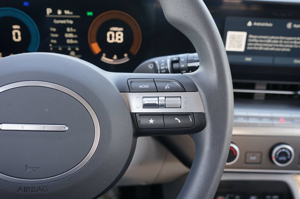 Certified 2025 Hyundai Kona SE FWD image 28