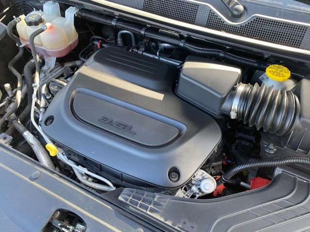 Used 2023 Chrysler Pacifica Touring-L FWD image 13