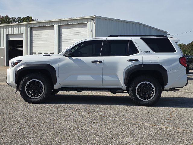 Used 2025 Toyota 4Runner TRD Off-Road Premium AWD/4WD image 2