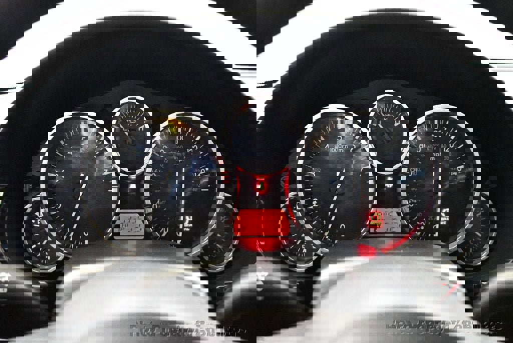 Used 2006 MAZDA MX-5 Miata Sport w/ Suspension Pkg RWD image 16