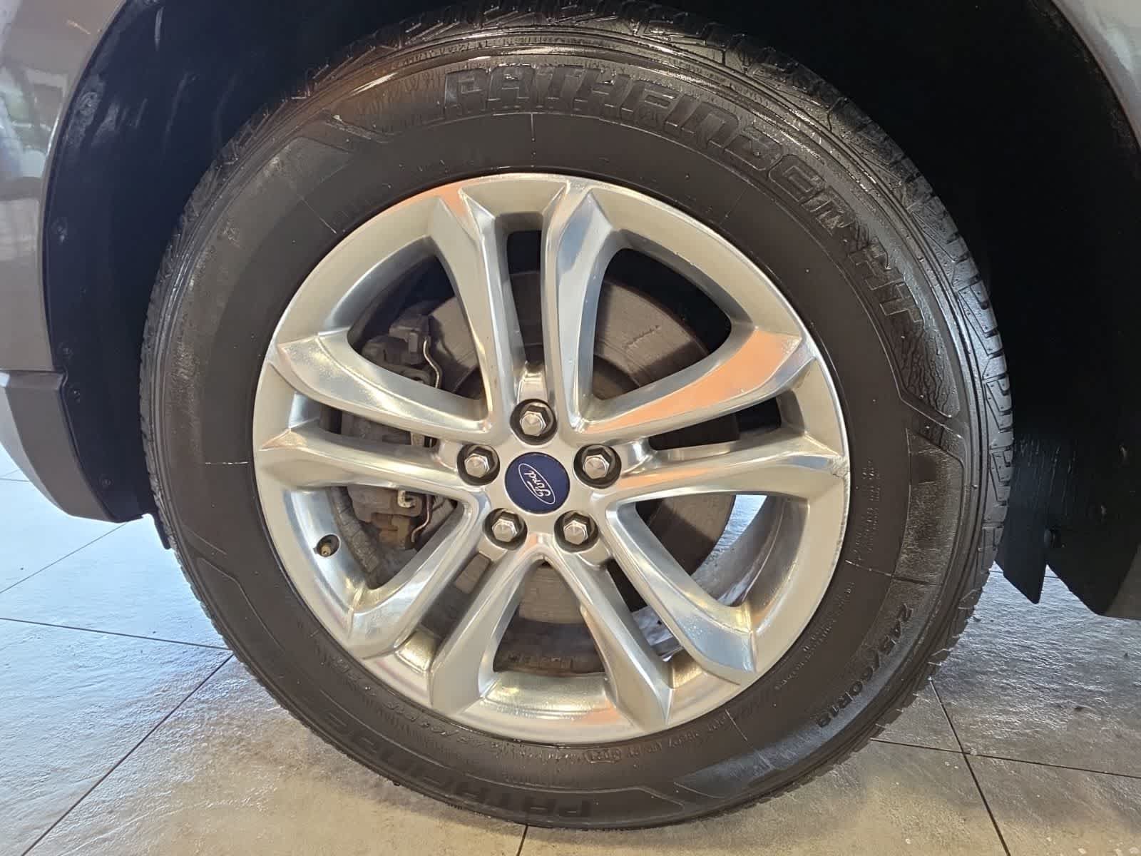 Used 2018 Ford Edge SEL w/ Equipment Group 201A AWD/4WD image 16