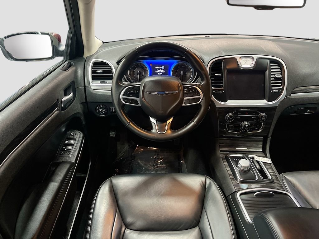 Used 2022 Chrysler 300 Touring L image 21