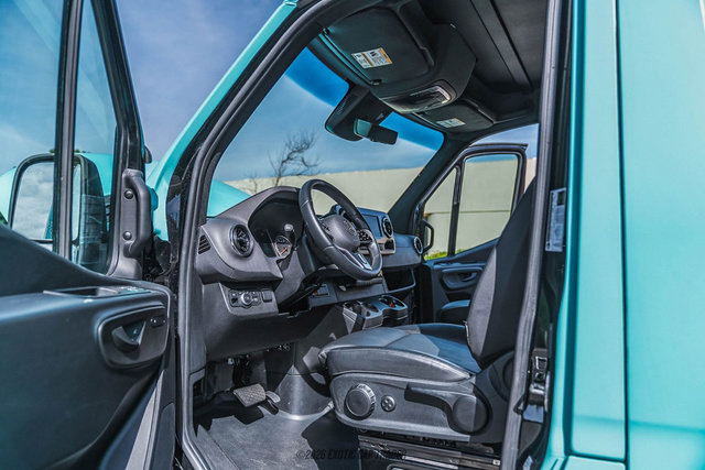 Used 2024 Mercedes-Benz Sprinter 2500 image 31