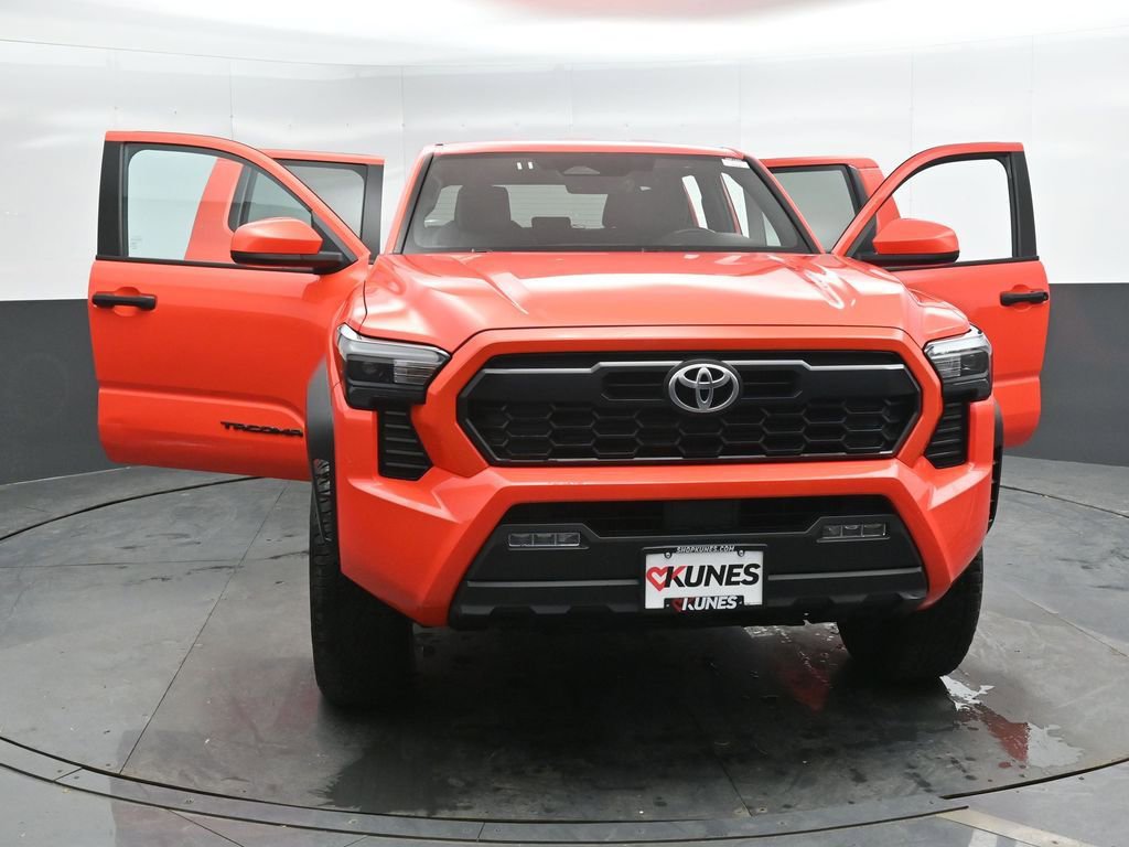 Used 2024 Toyota Tacoma TRD Off-Road AWD/4WD image 47