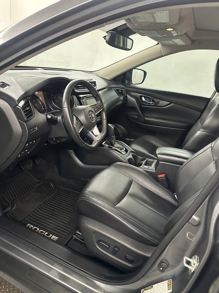 Used 2018 Nissan Rogue SL w/ Premium Package AWD/4WD image 10