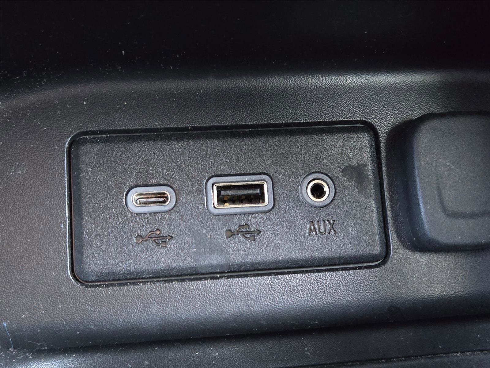 Used 2022 Chevrolet Equinox LT image 24